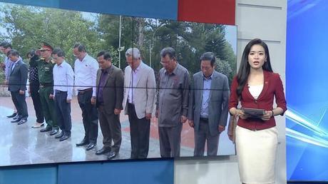  Phó Chủ tịch Quốc hội viếng nghĩa trang Liệt sỹ và thăm các gia đình chính sách