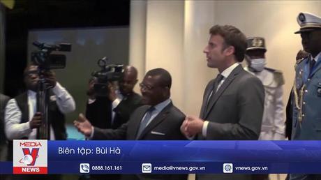 Tổng thống Pháp thăm châu Phi