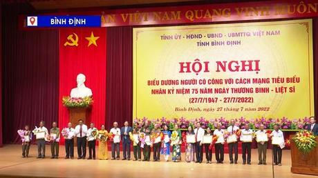 Bình Định biểu dương người có công với cách mạng
