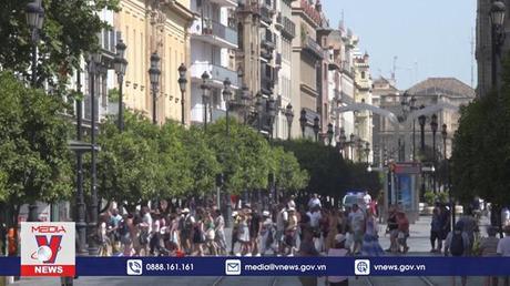 Tây Ban Nha nới lỏng các quy định nhập cư