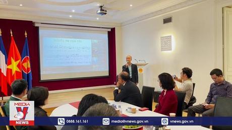 Dâng hương tri ân các anh hùng liệt sĩ