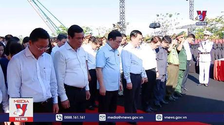 Chủ tịch Quốc hội dâng hương Liệt sỹ tại Quảng Nam