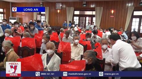 Long An gặp mặt 200 người có công với cách mạng tiêu biểu năm 2022