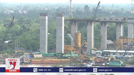 Dồn lực thi công Cầu Mỹ Thuận 2