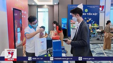 Thanh toán không tiền mặt phát triển nhanh