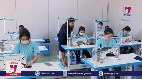 Giảm nghèo gắn với chuyển đổi việc làm