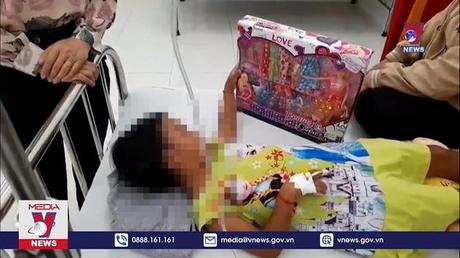 Bình Phước: Khởi tố, bắt giam cha dượng đánh đập con riêng của vợ dã man