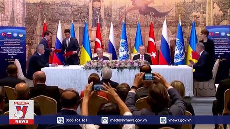 Tàu chở ngũ cốc Ukraine qua Biển Đen sẵn sàng rời cảng