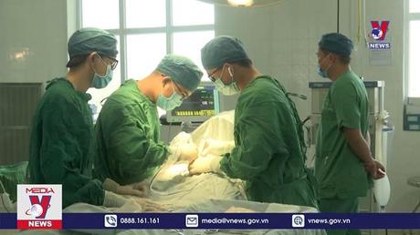 Cơ chế nào giữ chân cán bộ nhân viên y tế?