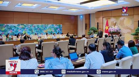 Chủ tịch Quốc hội gặp mặt đại biểu CLB Kinh tế - Văn hóa