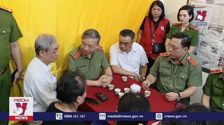 Truy tặng huân chương chiến công cho ba cán bộ, chiến sỹ hy sinh khi chữa cháy