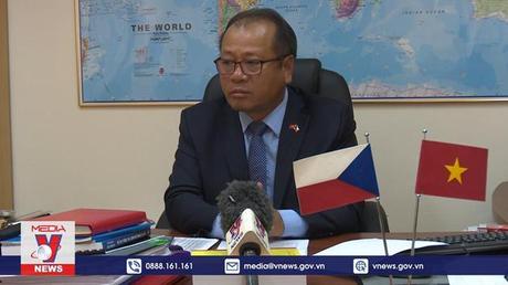 ĐSQ Việt Nam tại Séc bổ sung nơi sinh vào hộ chiếu mẫu mới