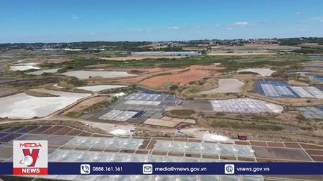 Pháp trải qua nắng nóng và hạn hán 