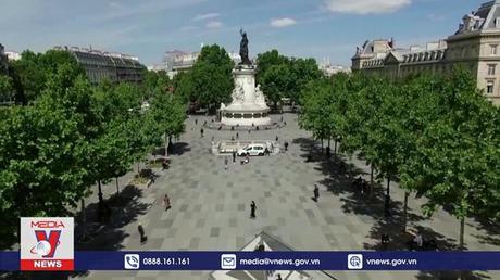 Nắng nóng phơi bày thực trạng thiếu cây xanh tại Paris