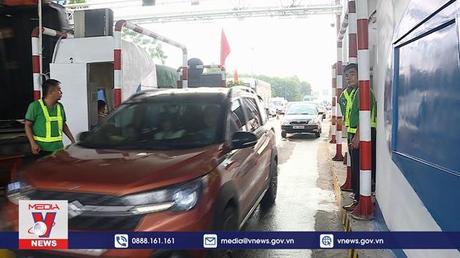 Để xe được lưu thông thông suốt qua các trạm thu phí ETC