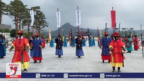 Quảng trường Gwanghwamun (Hàn Quốc) mở cửa trở lại