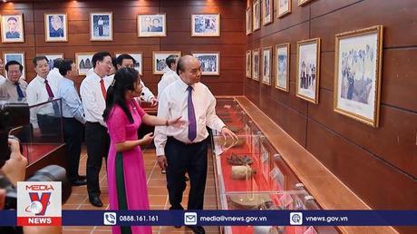 Chủ tịch nước dâng hương tại Khu lưu niệm Chủ tịch Hội đồng Nhà nước Võ Chí Công