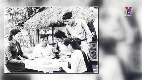 Học Bác mỗi ngày 08/8/2022: Bác Hồ với giáo viên