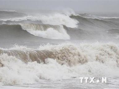 Áp thấp nhiệt đới có khả năng đổi hướng và mạnh lên thành bão