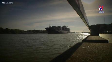 Thế giới hôm nay 10/08/2022: ‘Hiệu ứng Disneyland’ tại các cảng biển Mỹ