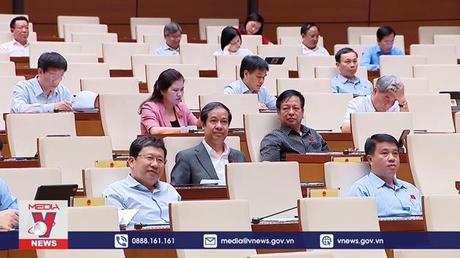 Phiên chất vấn thẳng thắn và trách nhiệm cao