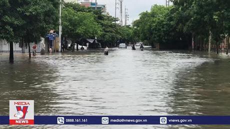 Nhiều tuyến phố Hải Dương bị ngập do mưa lớn