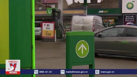 Giá xăng trung bình ở Mỹ tiếp tục giảm