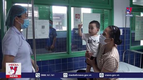 Khám và phẫu thuật cho trẻ khuyết tật tại Quảng Bình