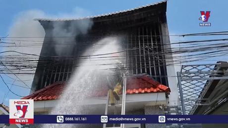 Tiếp tục công tác tìm kiếm 3 người mắc kẹt vào sáng 14/8