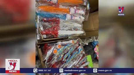 Bắt giữ lượng lớn đồ chơi bạo lực