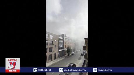 Hỏa hoạn trên tuyến đường sắt tại Anh