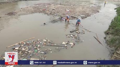 Sông thiêng ở Nepal “nghẹt thở” vì nước thải