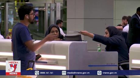 Sân bay Dubai nhộn nhịp chuẩn bị cho World Cup 2022