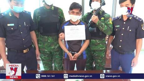 Hà Tĩnh bắt vụ đưa ma túy từ Lào về Việt Nam 