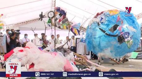 Khai mạc Triển lãm ảnh, tư liệu phòng, chống rác thải nhựa