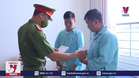 Thăm hỏi hai cảnh sát PCCC dũng cảm cứu người bị nạn