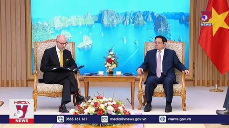 Thủ tướng tiếp Đại sứ Canada tại Việt Nam 