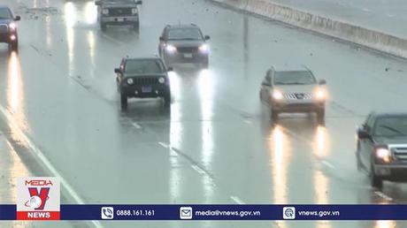 Mưa lũ tấn công nước Mỹ