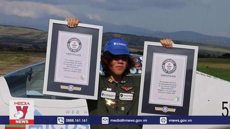 Người trẻ nhất bay một mình vòng quanh thế giới