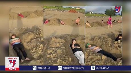 Xử lý kịp thời nhóm du khách tự đào 'huyệt mộ' 