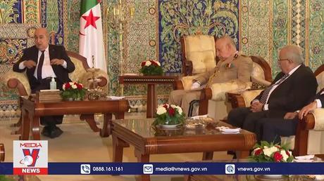 Pháp nỗ lực cải thiện quan hệ với Algeria