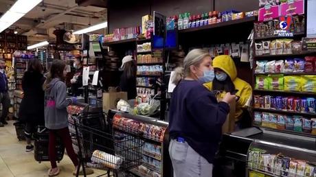 Thế giới hôm nay: Kinh tế Mỹ rơi vào suy thoái kỹ thuật