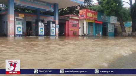Mưa lớn làm nhiều nơi ở Vĩnh Phúc ngập sâu