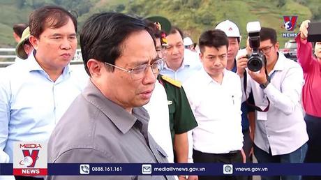 Thủ tướng khảo sát các công trình, dự án trọng điểm tại Lào Cai 