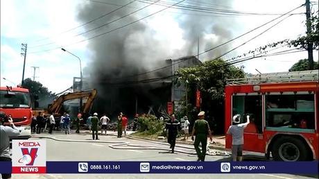 Cháy lớn tại kho hàng ở Tuyên Quang