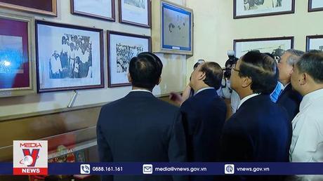 Chủ tịch nước dâng hương tại Khu Văn hóa tưởng niệm Chủ tịch Hồ Chí Minh