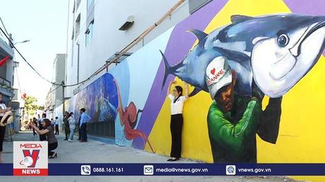 Đà Nẵng khai trương con đường bích họa ven biển
