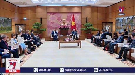 Chủ tịch Quốc hội tiếp Chủ tịch COP26