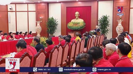 Tổng Bí thư gặp mặt đại biểu dự Đại hội XI Hội Chữ thập đỏ Việt Nam 