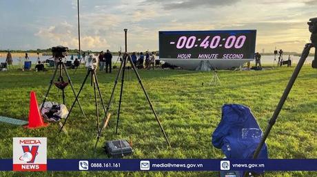 NASA hoãn phóng tàu thăm dò Mặt Trăng